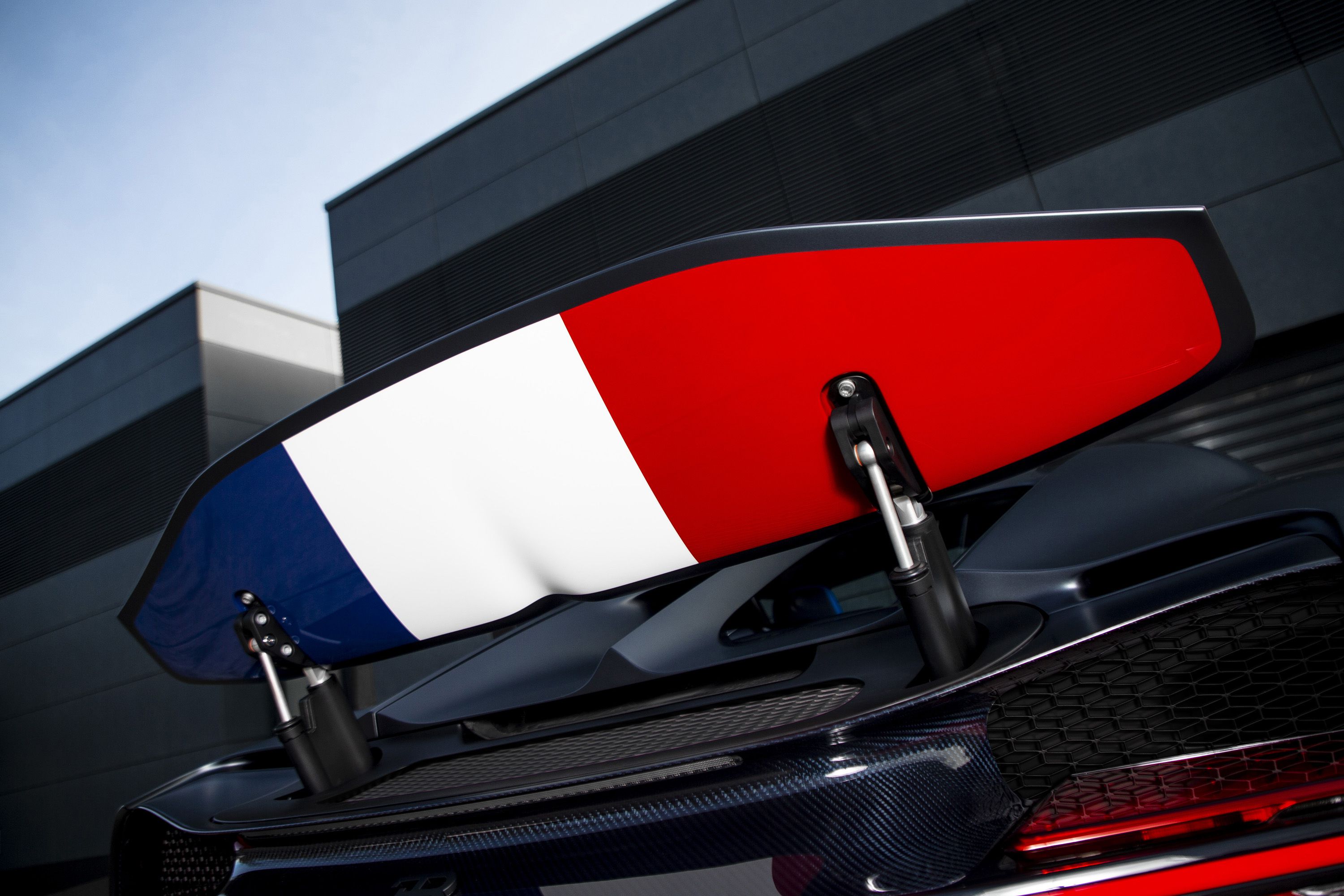 2019 Bugatti Chiron Sport 110 ans Bugatti Spoiler Wallpapers (4)