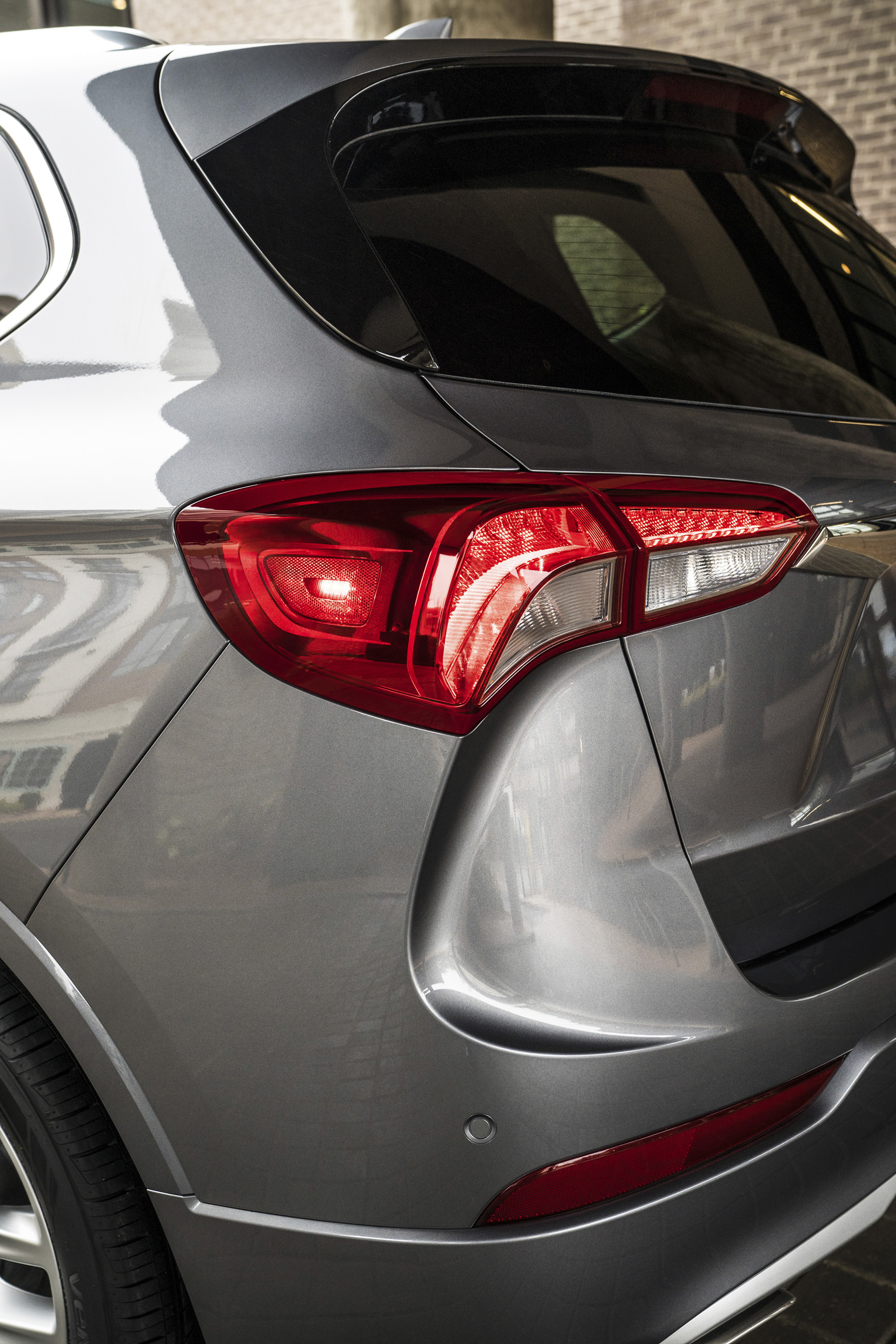 2019 Buick Envision Tail Light Wallpapers (14)