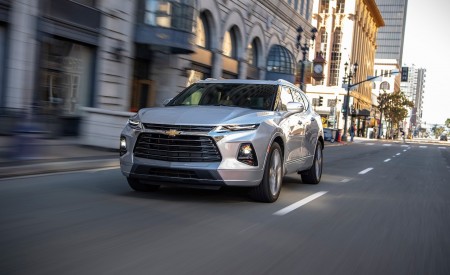 2019 Chevrolet Blazer Front Three-Quarter Wallpapers 450x275 (53)