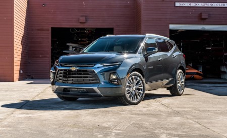 2019 Chevrolet Blazer Front Three-Quarter Wallpapers 450x275 (46)