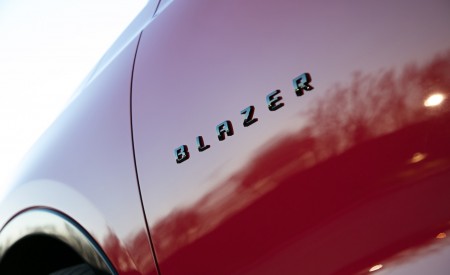 2019 Chevrolet Blazer RS Badge Wallpapers 450x275 (24)