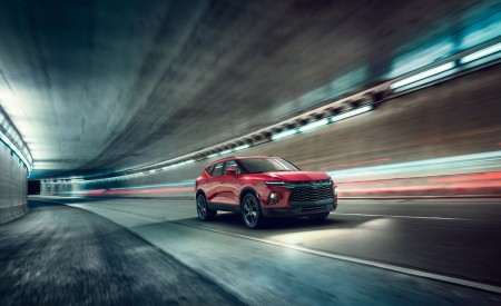 2019 Chevrolet Blazer RS Front Three-Quarter Wallpapers 450x275 (71)