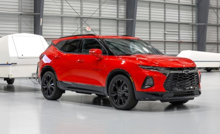2019 Chevrolet Blazer RS Front Three-Quarter Wallpapers 450x275 (16)