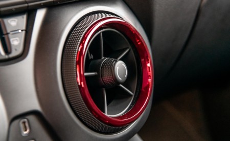 2019 Chevrolet Blazer RS Interior Detail Wallpapers 450x275 (43)