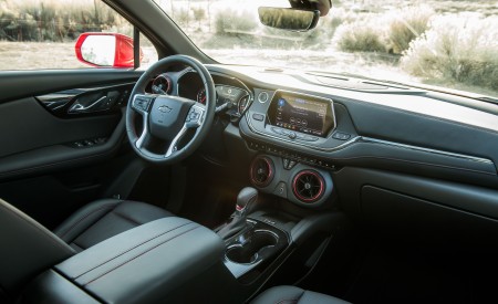 2019 Chevrolet Blazer RS Interior Wallpapers 450x275 (7)