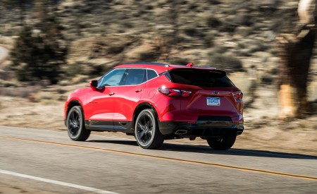 2019 Chevrolet Blazer RS Rear Three-Quarter Wallpapers 450x275 (5)