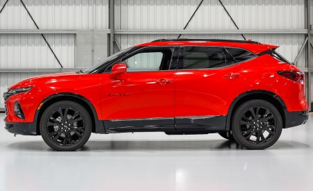 2019 Chevrolet Blazer RS Side Wallpapers 450x275 (21)
