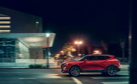2019 Chevrolet Blazer RS Side Wallpapers 450x275 (73)