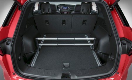 2019 Chevrolet Blazer RS Trunk Wallpapers 450x275 (39)