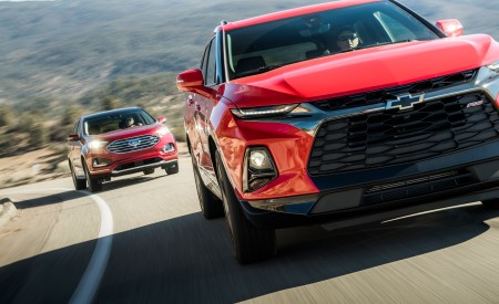 2019 Chevrolet Blazer RS vs 2019 Ford Edge Titanium Front Wallpapers 450x275 (2)