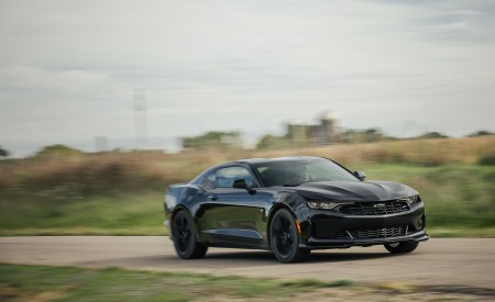 2019 Chevrolet Camaro 2.0T 1LE Front Three-Quarter Wallpapers 450x275 (109)