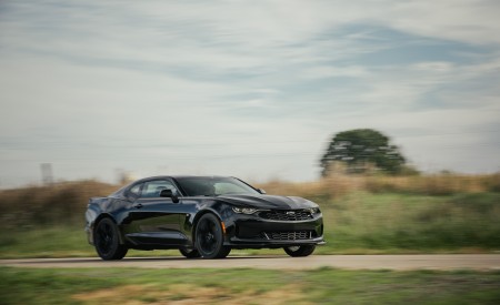 2019 Chevrolet Camaro 2.0T 1LE Front Three-Quarter Wallpapers 450x275 (104)