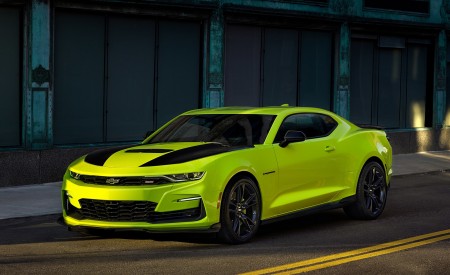 2019 Chevrolet Camaro (Color: Shock) Front Three-Quarter Wallpapers 450x275 (145)