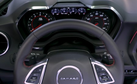 2019 Chevrolet Camaro SS Coupe Interior Steering Wheel Wallpapers 450x275 (138)