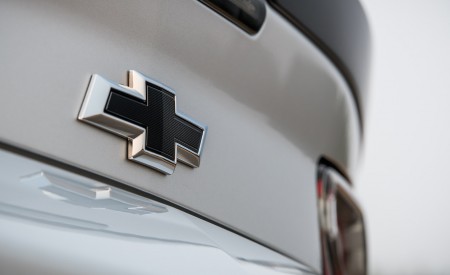 2019 Chevrolet Camaro Turbo 1LE Badge Wallpapers 450x275 (60)