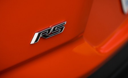 2019 Chevrolet Camaro Turbo 1LE Badge Wallpapers 450x275 (38)