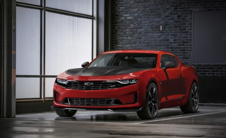 2019 Chevrolet Camaro Turbo 1LE Front Three-Quarter Wallpapers 450x275 (143)