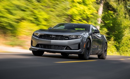 2019 Chevrolet Camaro Turbo 1LE Front Three-Quarter Wallpapers 450x275 (55)