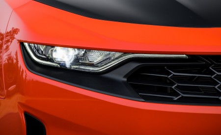 2019 Chevrolet Camaro Turbo 1LE Headlight Wallpapers 450x275 (43)