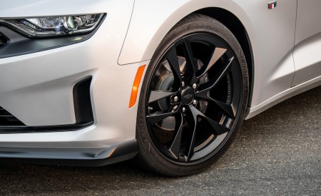 2019 Chevrolet Camaro Turbo 1LE Headlight Wallpapers 450x275 (64)