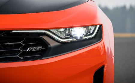 2019 Chevrolet Camaro Turbo 1LE Headlight Wallpapers 450x275 (44)