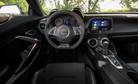 2019 Chevrolet Camaro Turbo 1LE Interior Wallpapers 450x275 (51)