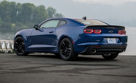 2019 Chevrolet Camaro Turbo 1LE Rear Three-Quarter Wallpapers 450x275 (88)