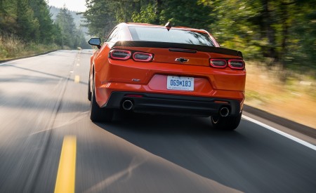 2019 Chevrolet Camaro Turbo 1LE Rear Wallpapers 450x275 (35)