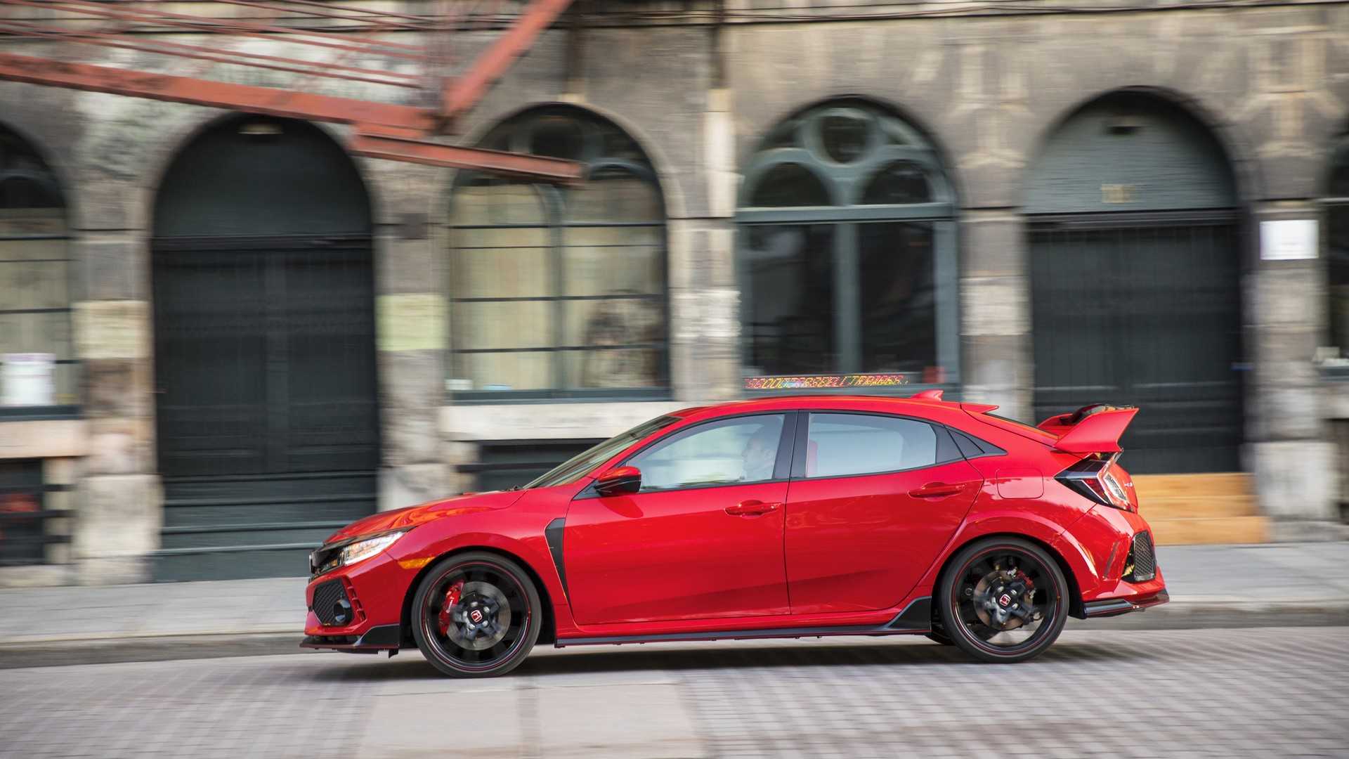 2019 Honda Civic Type R (Color: Rallye Red) Side Wallpapers #14 of 182