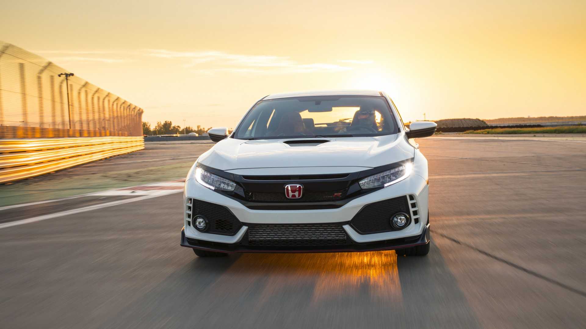 2019 Honda Civic Type R (Color: White Orchid Pearl) Front Wallpapers #164 of 182