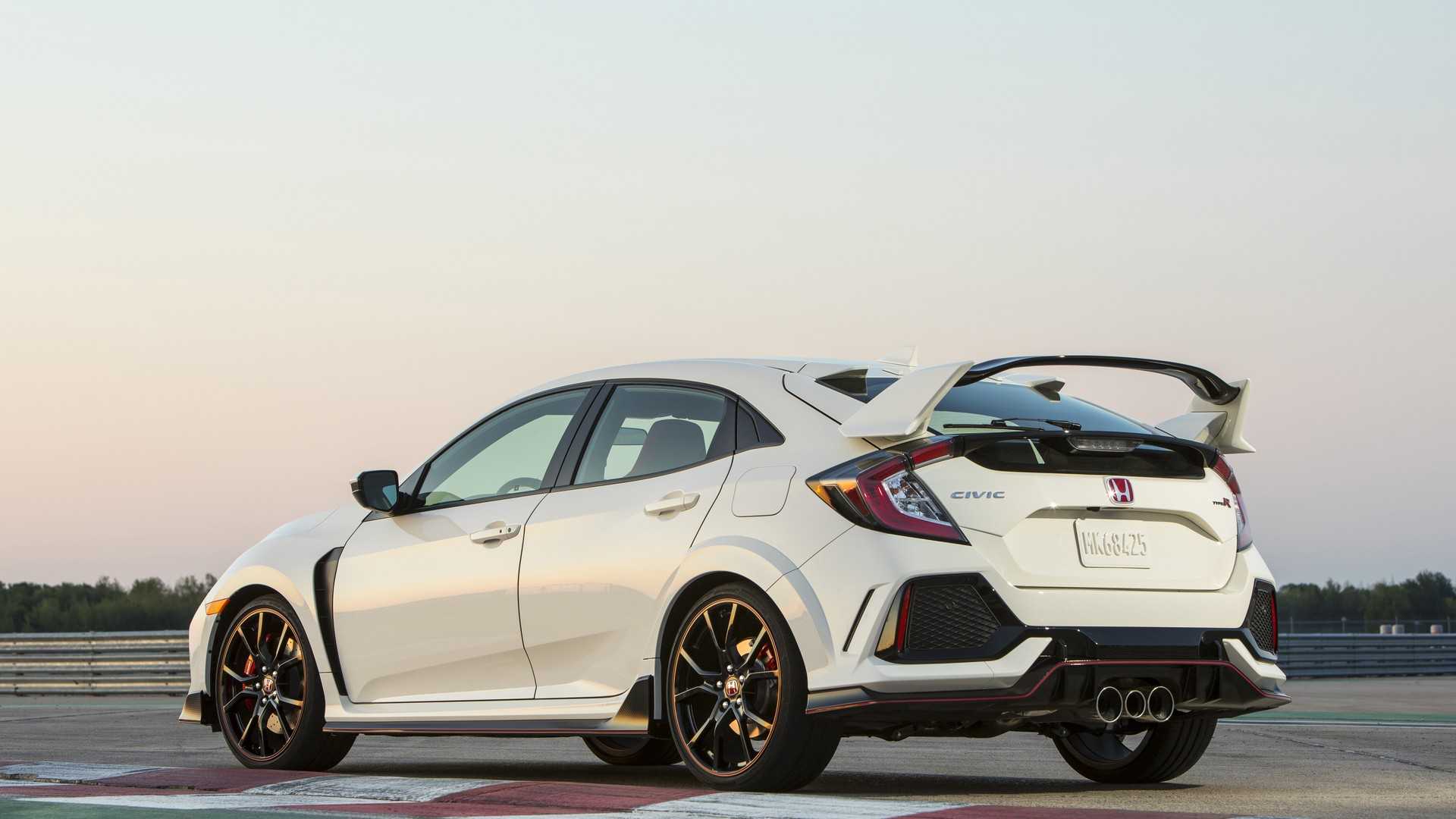 2019 Honda Civic Type R (Color: White Orchid Pearl) Rear Three-Quarter Wallpapers #137 of 182