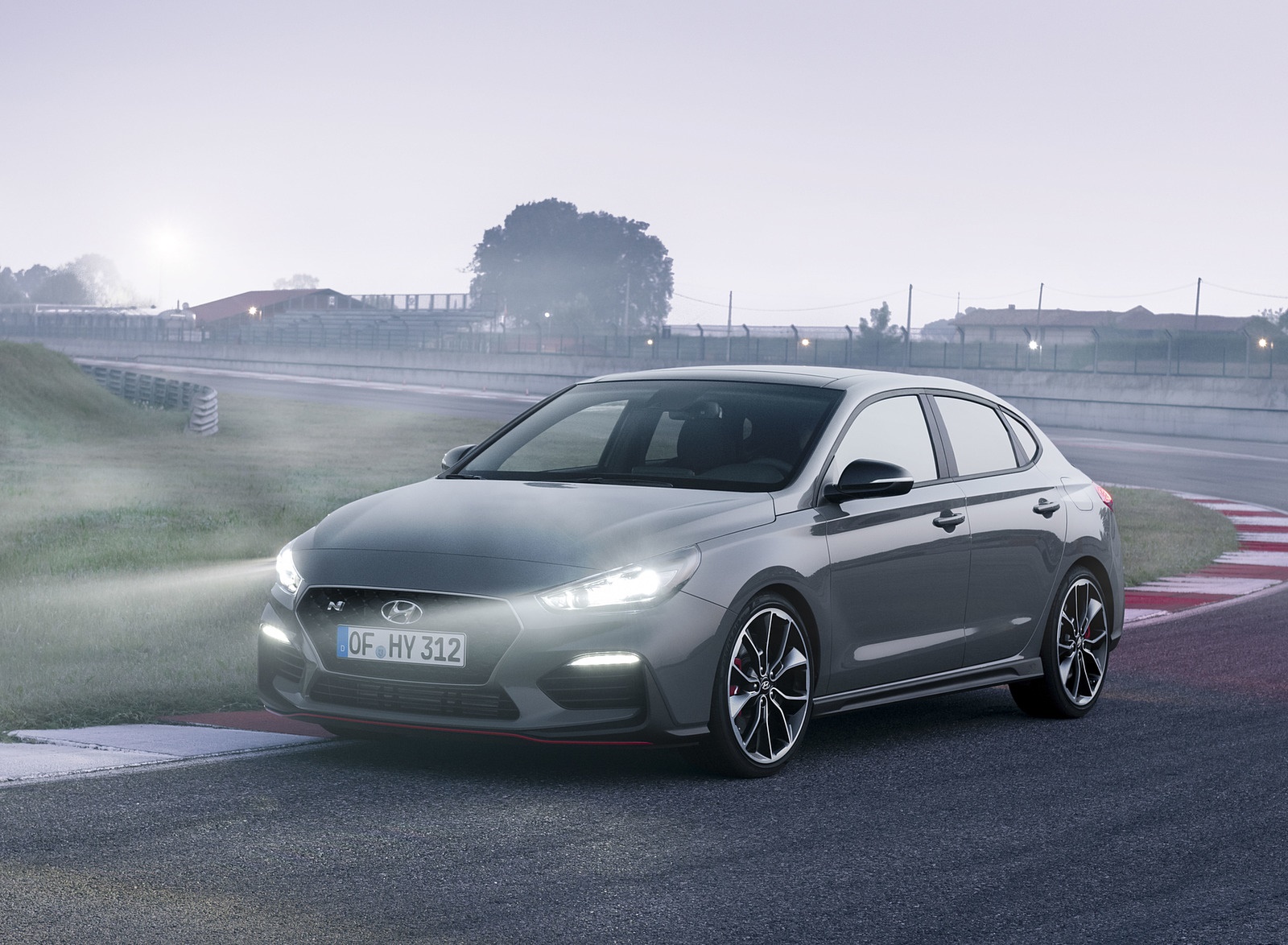 2019 Hyundai i30 Fastback N Front Three-Quarter Wallpapers #14 of 32