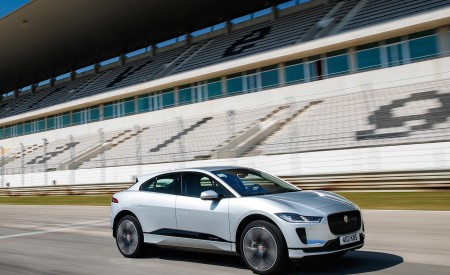 2019 Jaguar I-PACE (Color: Indus Silver) Front Three-Quarter Wallpapers 450x275 (142)