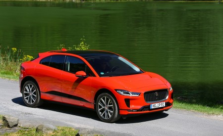 2019 Jaguar I-PACE EV400 AWD HSE First Edition (Color: Photon Red) Front Three-Quarter Wallpapers 450x275 (44)