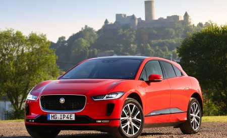 2019 Jaguar I-PACE EV400 AWD HSE First Edition (Color: Photon Red) Front Three-Quarter Wallpapers 450x275 (56)