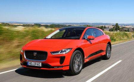 2019 Jaguar I-PACE EV400 AWD HSE First Edition (Color: Photon Red) Front Three-Quarter Wallpapers 450x275 (21)