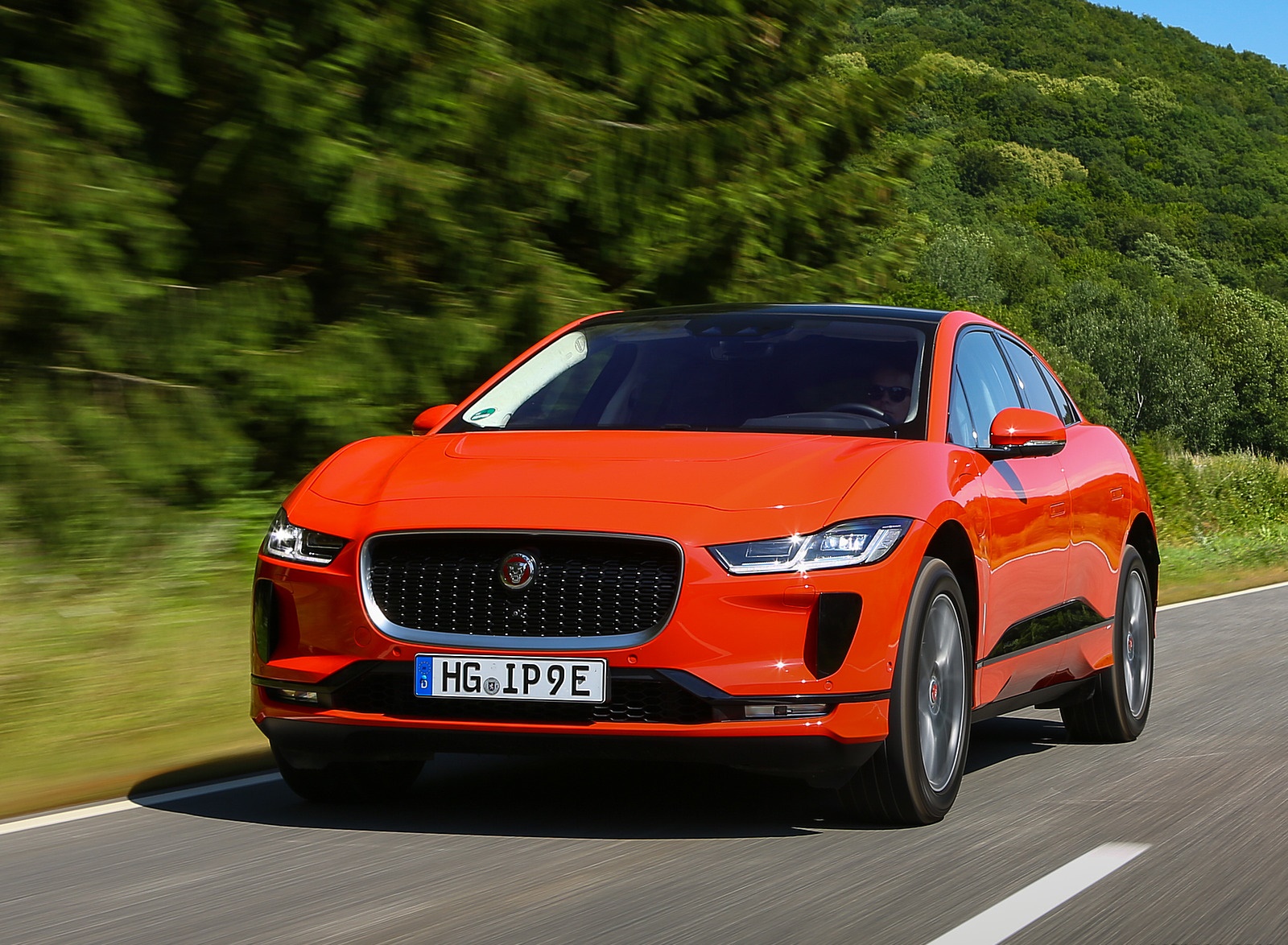 2019 Jaguar I-PACE EV400 AWD HSE First Edition (Color: Photon Red) Front Three-Quarter Wallpapers (12)