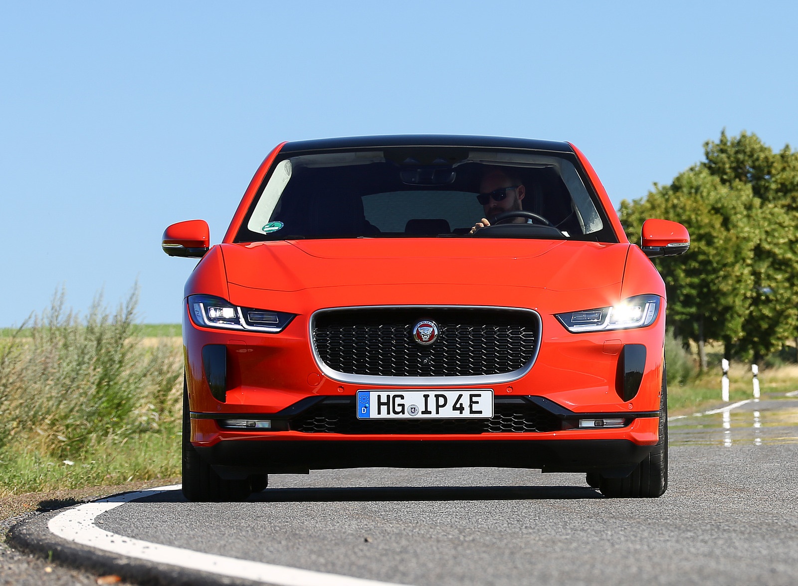 2019 Jaguar I-PACE EV400 AWD HSE First Edition (Color: Photon Red) Front Wallpapers (13)