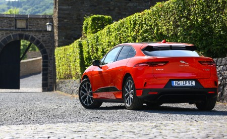 2019 Jaguar I-PACE EV400 AWD HSE First Edition (Color: Photon Red) Rear Three-Quarter Wallpapers 450x275 (50)
