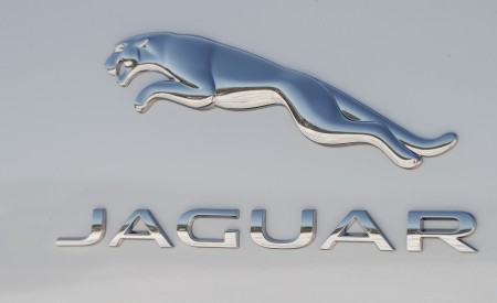 2019 Jaguar I-PACE EV400 AWD S (Color: Yulong White) Badge Wallpapers 450x275 (182)