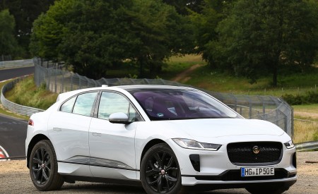 2019 Jaguar I-PACE EV400 AWD S (Color: Yulong White) Front Three-Quarter Wallpapers 450x275 (175)