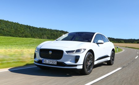 2019 Jaguar I-PACE EV400 AWD S (Color: Yulong White) Front Wallpapers 450x275 (170)