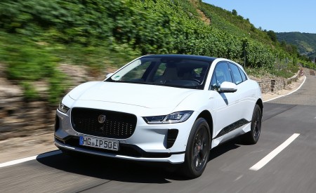 2019 Jaguar I-PACE EV400 AWD S (Color: Yulong White) Front Wallpapers 450x275 (163)