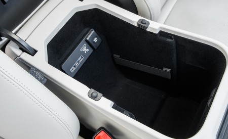 2019 Jaguar I-PACE EV400 AWD S (Color: Yulong White) Interior Detail Wallpapers 450x275 (189)