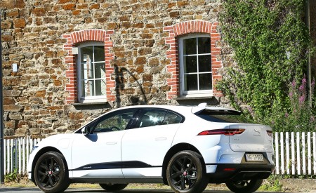 2019 Jaguar I-PACE EV400 AWD S (Color: Yulong White) Rear Three-Quarter Wallpapers 450x275 (176)