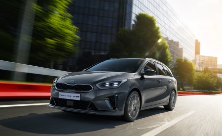 2019 Kia Ceed GT-Line Front Three-Quarter Wallpapers 450x275 (3)