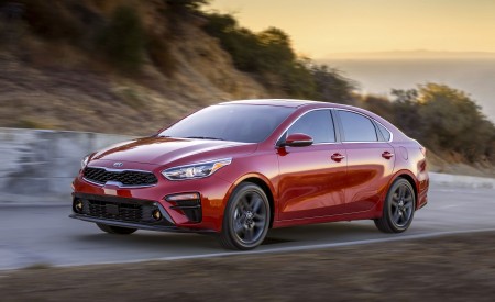 2019 Kia Forte Front Three-Quarter Wallpapers 450x275 (2)