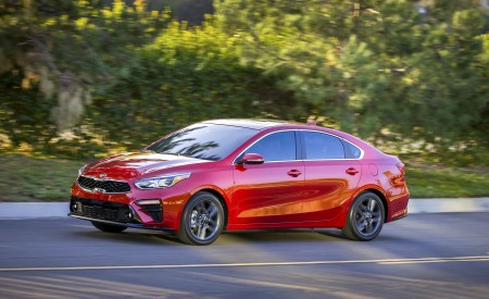 2019 Kia Forte Front Three-Quarter Wallpapers 450x275 (3)