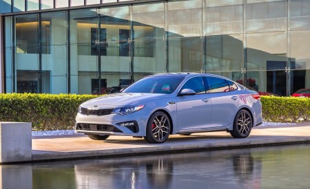 2019 Kia Optima Front Three-Quarter Wallpapers 450x275 (16)