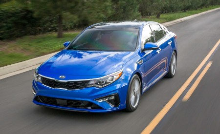 2019 Kia Optima Front Three-Quarter Wallpapers 450x275 (7)